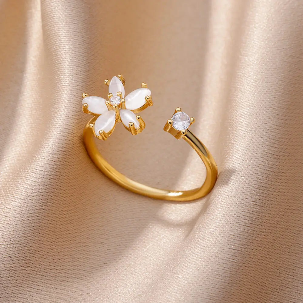 Anillo Flor de Cerezo Dorado